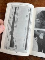 WO2 Amerikaans handboek wapens uitrusting m1 garand colt, Verzamelen, Amerika, Verzenden, Boek of Tijdschrift