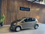 Toyota Aygo 1.0 VVT-i Aspiration AIRCO, LED, 2e EIGENAAR, Auto's, Voorwielaandrijving, Euro 5, Gebruikt, Bruin