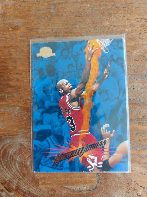 NBA - 1995/96 Skybox Premium - Michael Jordan (base), Hobby en Vrije tijd, Stickers en Plaatjes, Zo goed als nieuw, Plaatje, Ophalen of Verzenden