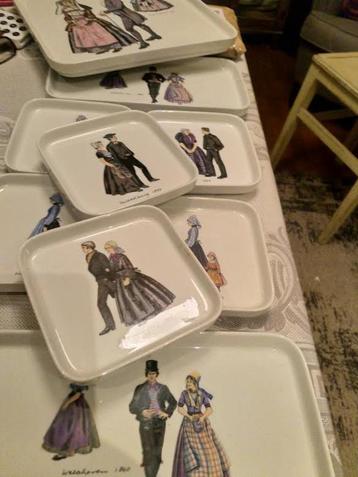 Villeroy en Boch 9 Delig Gebaks Servies , 'Klederdracht' beschikbaar voor biedingen
