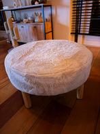 Velours poef beige Jysk - bijna nieuw!, Huis en Inrichting, Banken | Voetenbanken en Poefen, Rond, Ophalen of Verzenden, Zo goed als nieuw
