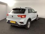 Volkswagen T-Roc 1.0 TSI Style | Verwacht | Trekhaak | Navi, Voorwielaandrijving, 12 maanden, Stof, Gebruikt