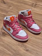 Nike Air Jordan maat 38,5 roze/wit + oranje logo zeer netjes, Kleding | Dames, Schoenen, Nike Air Jordan, Ophalen of Verzenden