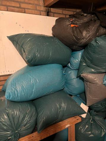 Isolatie korrels zakken plus minus 30 stuks