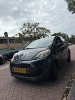 Peugeot 107 1.0 12V 5DR 2012 Grijs, Auto's, Voorwielaandrijving, 4 stoelen, Origineel Nederlands, Handgeschakeld