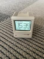 Mac Clock mini Macintosh Retro klok 1984, Ophalen of Verzenden, Nieuw, Digitaal, Wekker of Tafelklok