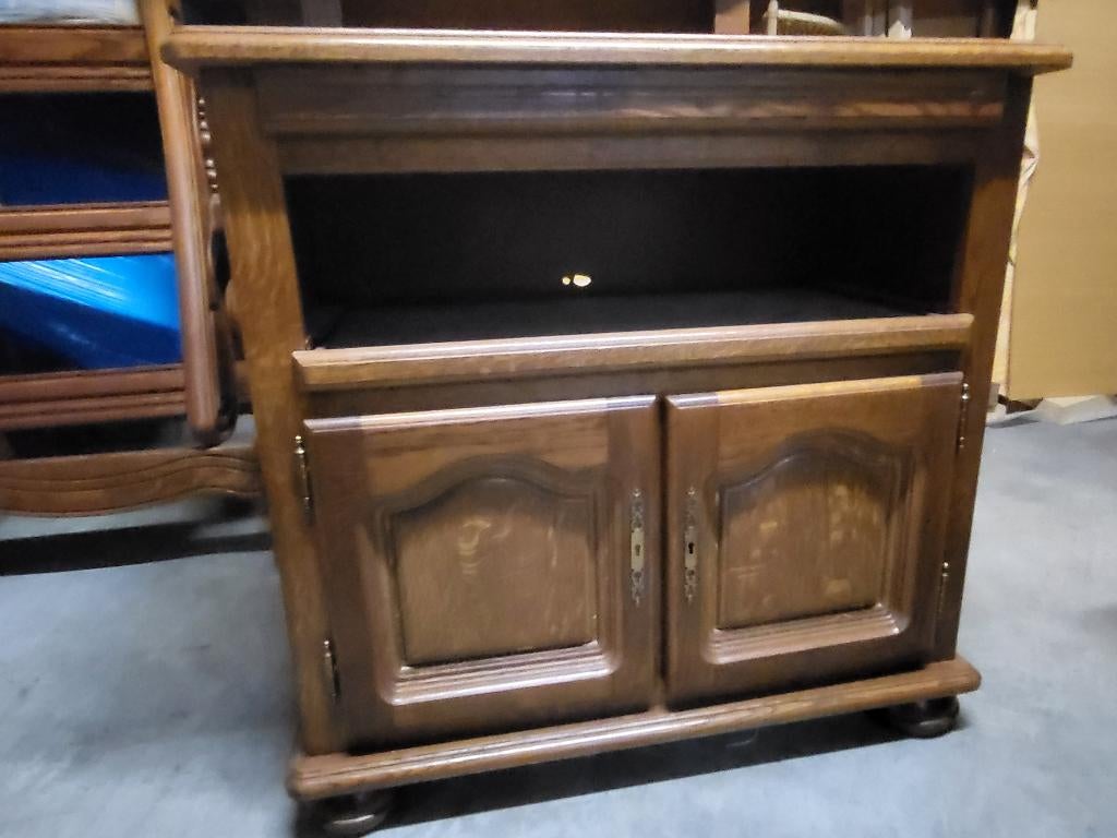 Tv kast of bureau.                  Eiken., Gebruikt, Eikenhout, Ophalen of Verzenden, Minder dan 100 cm