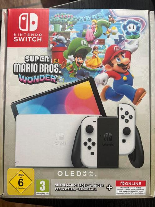 Switch OLED (White), Spelcomputers en Games, Spelcomputers | Nintendo Switch, Zo goed als nieuw, Switch OLED, Met 2 controllers