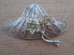 zilveren filigrain broche hoed met bloemen [187], 4 tot 7 cm, Ophalen of Verzenden, Zo goed als nieuw, Zilver