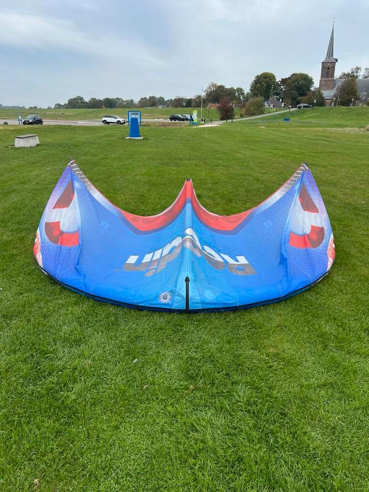 Reedin Hypermodel 8m Brainchild 2025, Watersport en Boten, Kitesurfen, Gebruikt, Kite, 8 m², Geen board, Ophalen of Verzenden