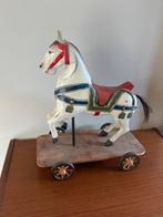 Antiek houten paard op wielen. Antiek paardje, Ophalen of Verzenden