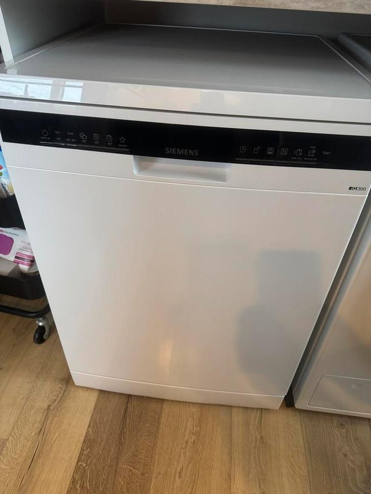 Vaatwasser Siemens iQ300, Witgoed en Apparatuur, Vaatwasmachines, Zo goed als nieuw, Vrijstaand, 85 tot 90 cm, 45 tot 60 cm, Ophalen