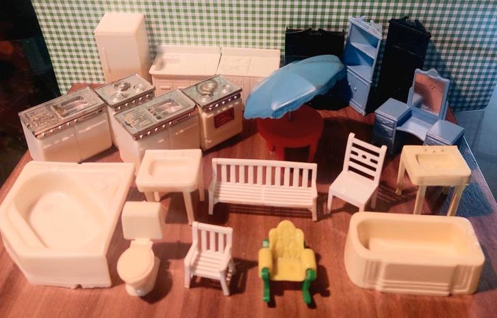 Veel vintage poppenhuis 1/24 meubels Marx Britains Blue Box, Verzamelen, Poppenhuizen en Toebehoren, Gebruikt, Gebruiksvoorwerp