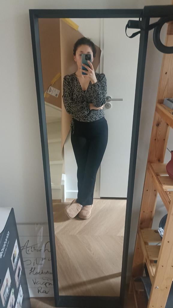 Mooie zwarte spiegel, Huis en Inrichting, Woonaccessoires | Spiegels, Minder dan 50 cm, Ophalen of Verzenden, Zo goed als nieuw