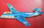 blikken speldje vliegtuig speld vliegtuigje Hawker Sea Hawk, Verzamelen, Ophalen of Verzenden, Gebruikt, Transport, Speldje of Pin