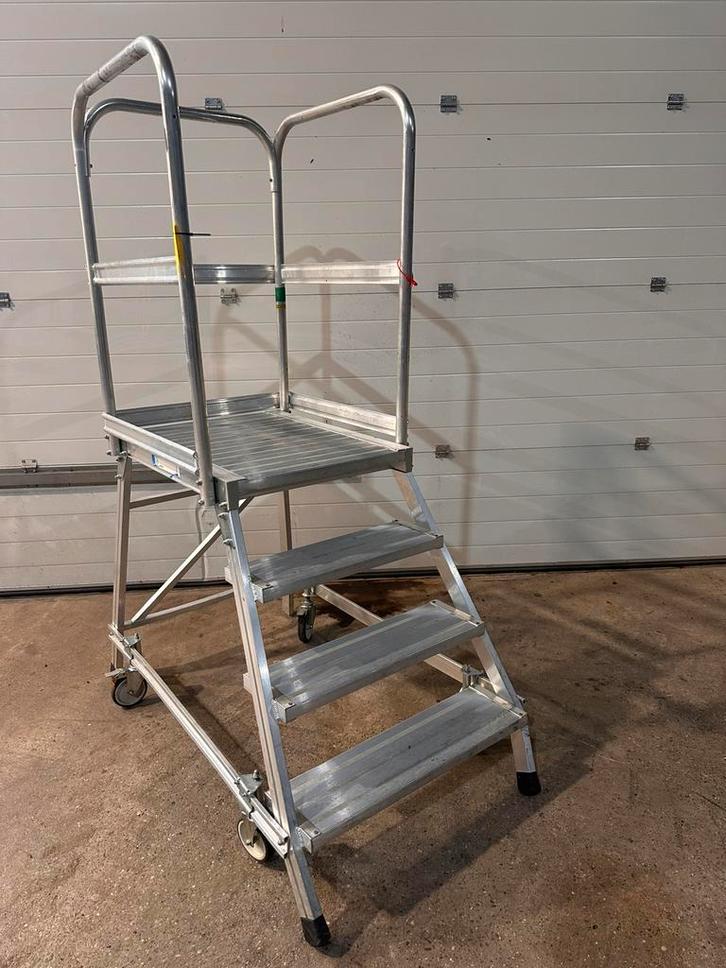 Aluminium verrijdbare platformtrap trap trappen 28, Doe-het-zelf en Verbouw, Ladders en Trappen, Ophalen of Verzenden