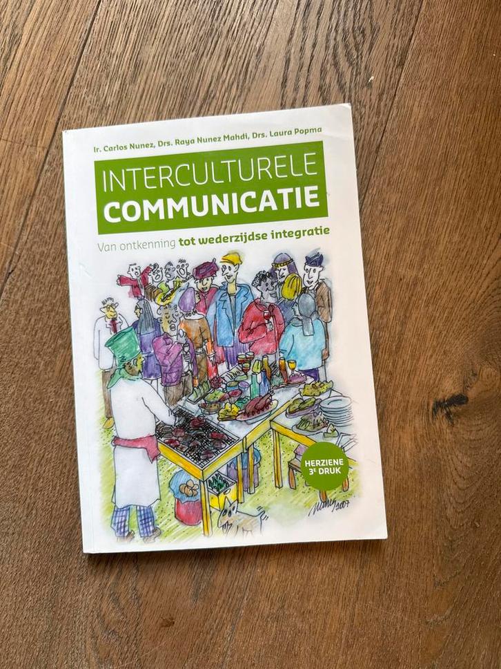 Interculturele Communicatie - Nunez et al., Boeken, Studieboeken en Cursussen, Zo goed als nieuw, HBO, Alpha, Ophalen of Verzenden