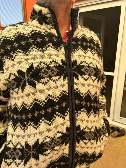 WOLLEN VEST UIT NEPAL, Kleding | Dames, Truien en Vesten, Zo goed als nieuw, Maat 38/40 (M), Zwart, Ophalen of Verzenden