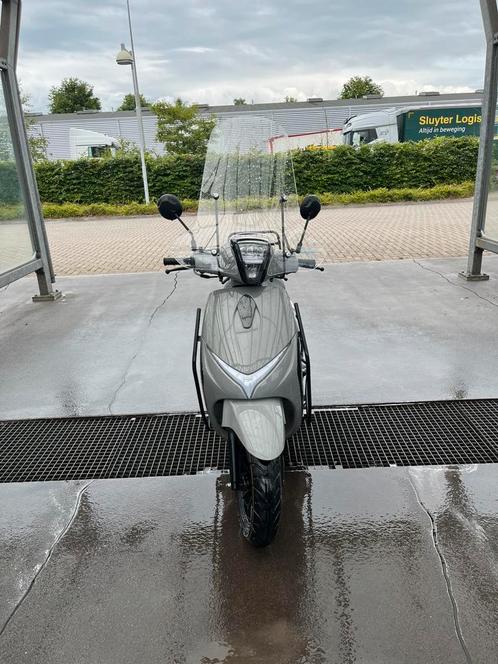 La souris Valexim Nardo Grey. APELDOORN, Fietsen en Brommers, Snorfietsen en Snorscooters, Zo goed als nieuw, Overige merken, Benzine