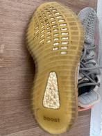 Yeezy Adidas Grijs - Maat 39 1/3, Ophalen of Verzenden, Gedragen, Grijs, Sneakers of Gympen