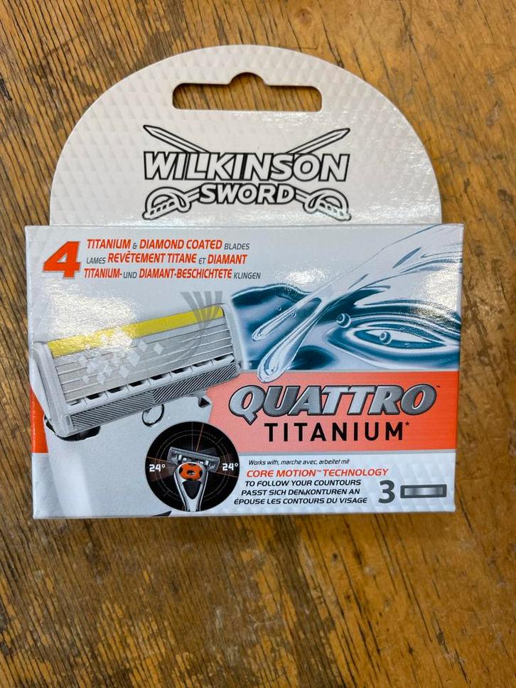 Wilkinson Quattro Titanium Scheermesjes - 4 Stuks, Sieraden, Tassen en Uiterlijk, Uiterlijk | Gezichtsverzorging, Nieuw, Verzorging