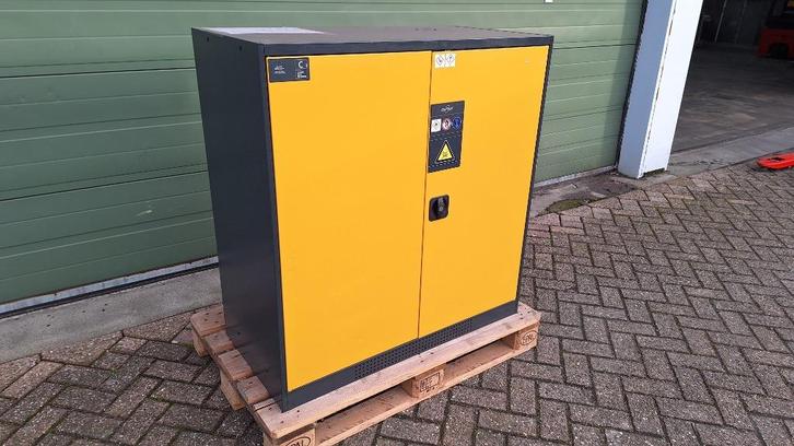 Veiligheidkast Miljeukast Chemiekast Chemicalienkast, Huis en Inrichting, Brandblussers en Brandkasten, Zo goed als nieuw, Brandkast