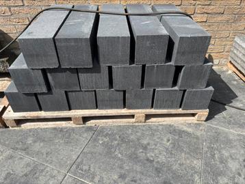 66 stuks nieuwe Linea stapelblokken 60x15x15 antraciet beschikbaar voor biedingen