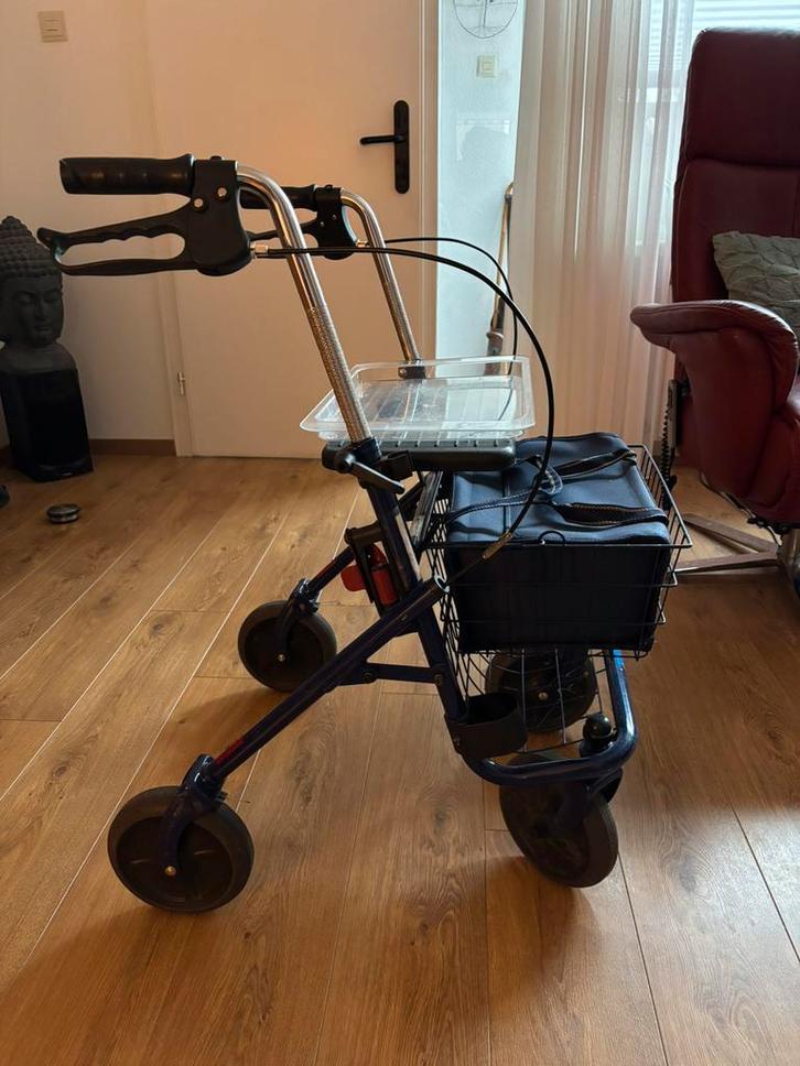 Degelijk Thuasne rollator met assesoires, Diversen, Rollators, Zo goed als nieuw, Ophalen of Verzenden