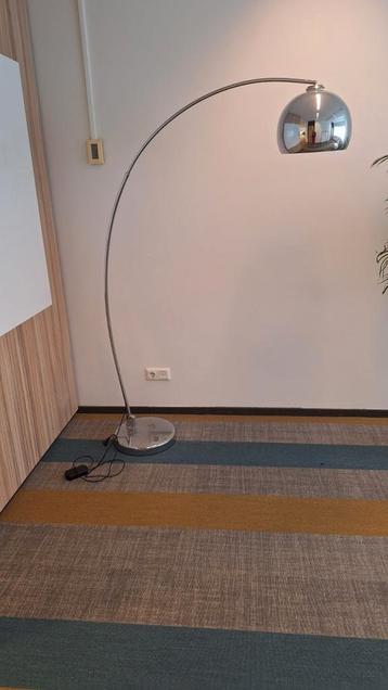 Lamp beschikbaar voor biedingen