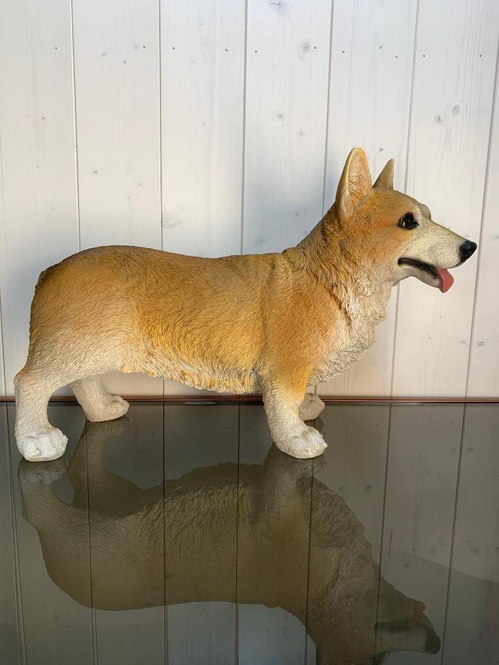  corgi hond staand beeld - Shabella-Deco, Verzamelen, Beelden en Beeldjes, Zo goed als nieuw, Dier, Ophalen of Verzenden