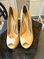 Gucci hakken goed in shape, Kleding | Dames, Trouwkleding en Trouwaccessoires, Ophalen, Beige, Schoenen, Gucci