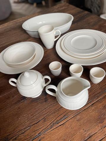 Wedgwood windsor servies beschikbaar voor biedingen