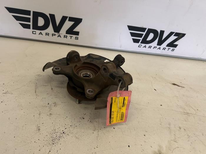 Fusee houder links-voor van een Toyota Yaris, Auto-onderdelen, Ophanging en Onderstel, Toyota, Gebruikt, 3 maanden garantie, Ophalen of Verzenden