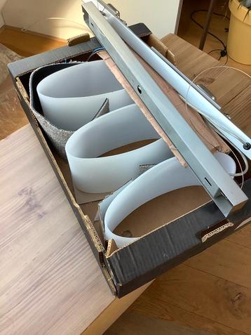 Design eettafellamp hoogte instelbare melkglas kappen beschikbaar voor biedingen