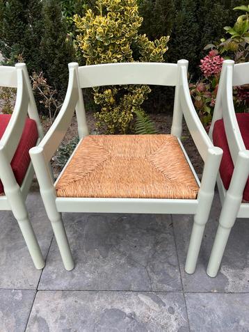 3 Carimate stoelen Vigo Magistretti Cassina beschikbaar voor biedingen