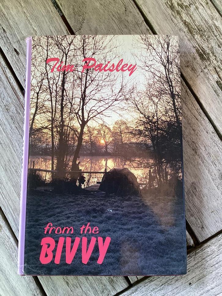 From the Bivvy van Tim Paisley 1e druk GESIGNEERD, Watersport en Boten, Hengelsport | Karpervissen, Zo goed als nieuw, Overige typen