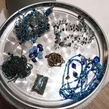 DB65 Kralenset vintage blauw beschikbaar voor biedingen