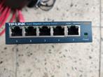 Hub switch met kabels en voeding, Computers en Software, Netwerk switches, Ophalen of Verzenden, Gebruikt