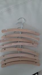 8 Blank houten kledinghangertjes, Ophalen of Verzenden, Gebruikt, Jongen of Meisje