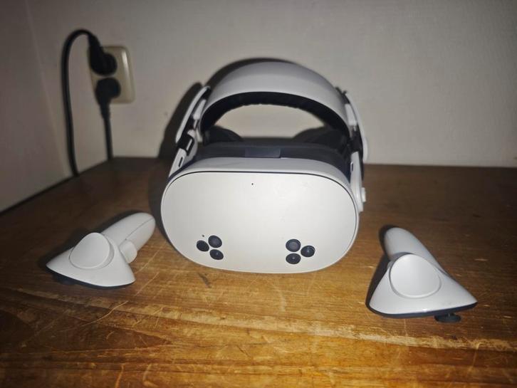 Meta Quest 3S 128GB VR Bril met bescherm hoes, Spelcomputers en Games, Virtual Reality, Zo goed als nieuw, Overige platformen