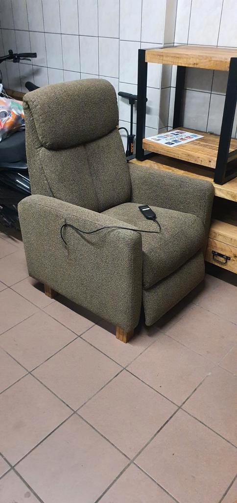Groene Sta Op Stoel - Comfort en Gemak, Huis en Inrichting, Fauteuils, Gebruikt, Stof, 75 tot 100 cm, 75 tot 100 cm, Ophalen