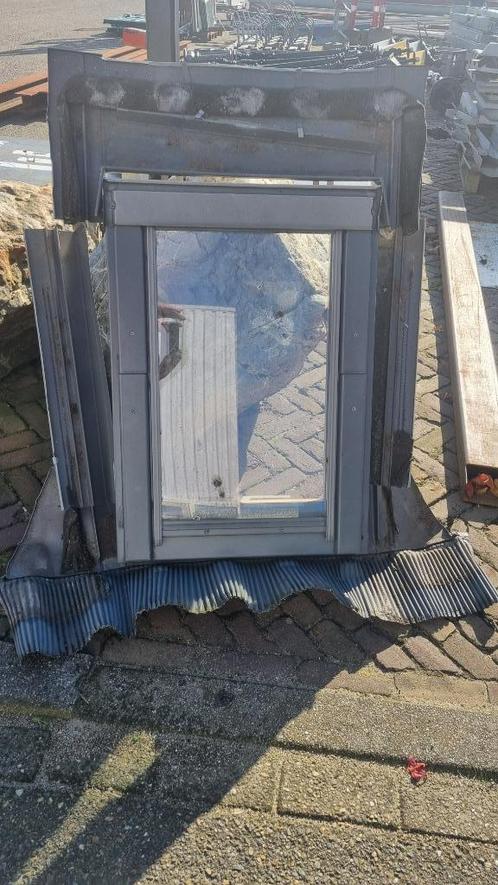 Dakraam dakramen dakvenster kapvenster ( 102 ), Doe-het-zelf en Verbouw, Glas en Ramen, Gebruikt, Dakraam, Minder dan 80 cm, Minder dan 80 cm