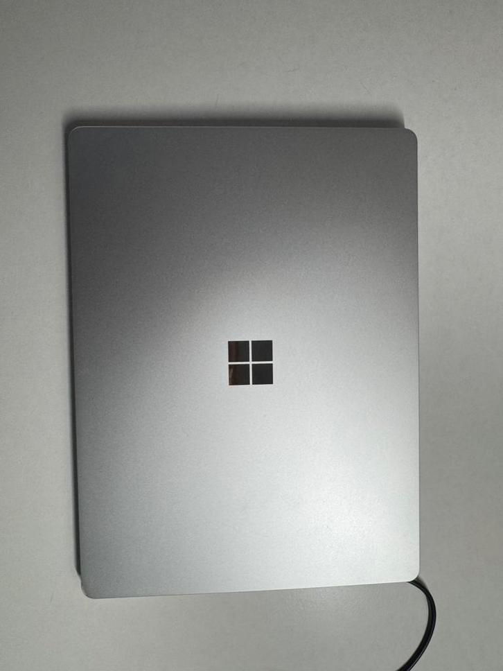 Microsoft Surface Laptop Go, met barst, Computers en Software, Windows Laptops, Gebruikt, 12 inch, SSD, Minder dan 2 Ghz, 8 GB