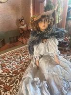 Antieke Sofa doll met lichtblauwe Jurk en Hoed, Ophalen of Verzenden