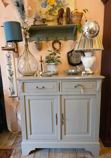 Dressoir beschikbaar voor biedingen