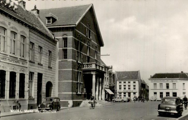 Weert - Stadhuis, Verzamelen, Ansichtkaarten | Nederland, Ongelopen, Limburg, Voor 1920, Ophalen of Verzenden