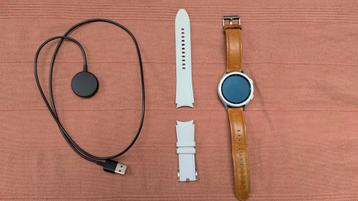 Samsung galaxy watch 4 classic 46mm silver  beschikbaar voor biedingen