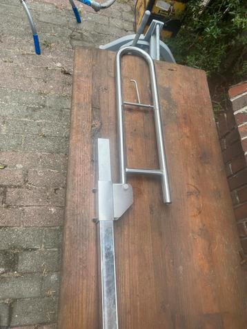 Verstelbare douche rek beschikbaar voor biedingen