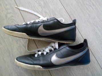 Zwarte Nike's maat 41   beschikbaar voor biedingen