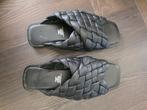 te koop gevlochten leren slippers H&M maat 41 zwart, Slippers, Zwart, Ophalen of Verzenden, Zo goed als nieuw